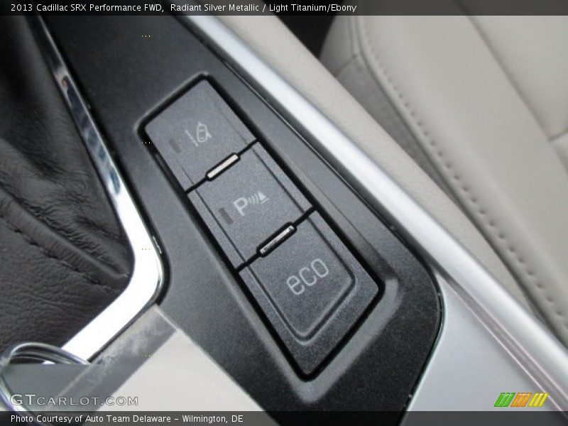 Radiant Silver Metallic / Light Titanium/Ebony 2013 Cadillac SRX Performance FWD