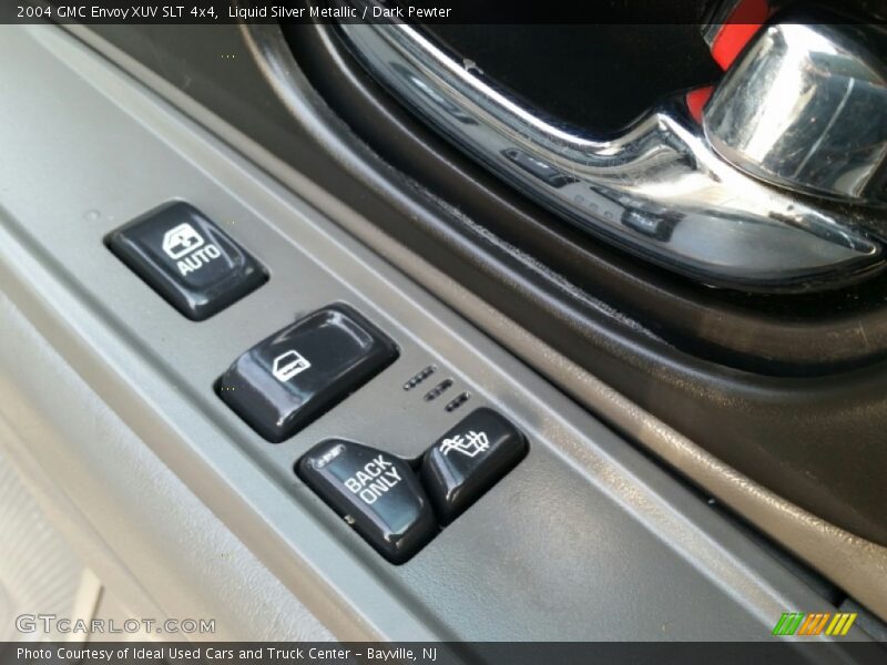 Liquid Silver Metallic / Dark Pewter 2004 GMC Envoy XUV SLT 4x4