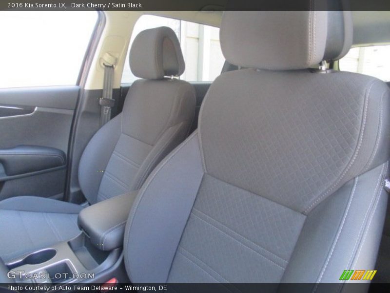 Dark Cherry / Satin Black 2016 Kia Sorento LX