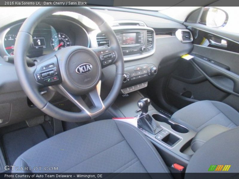 Dark Cherry / Satin Black 2016 Kia Sorento LX