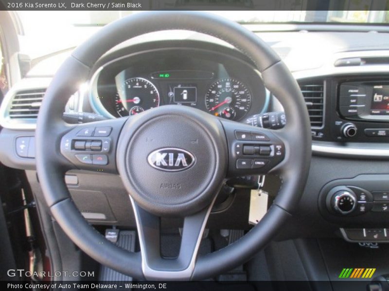 Dark Cherry / Satin Black 2016 Kia Sorento LX