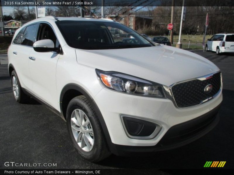 Snow White Pearl / Satin Black 2016 Kia Sorento LX
