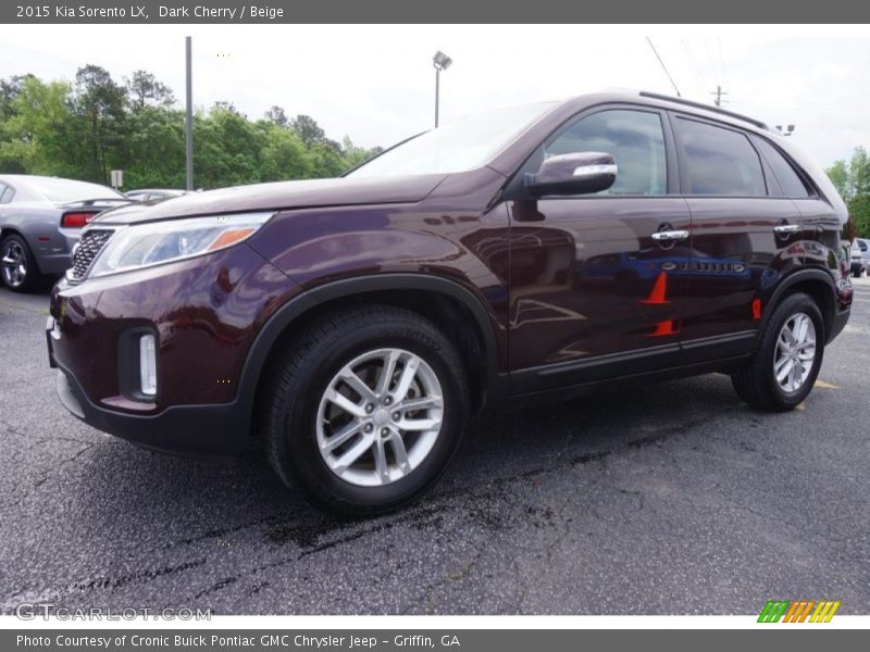 Front 3/4 View of 2015 Sorento LX