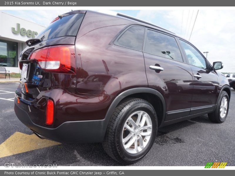 Dark Cherry / Beige 2015 Kia Sorento LX