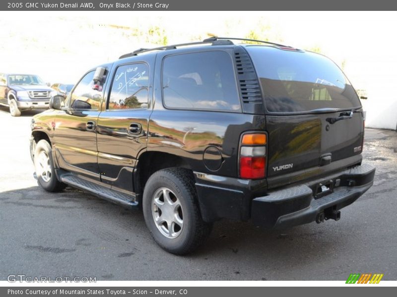 Onyx Black / Stone Gray 2005 GMC Yukon Denali AWD