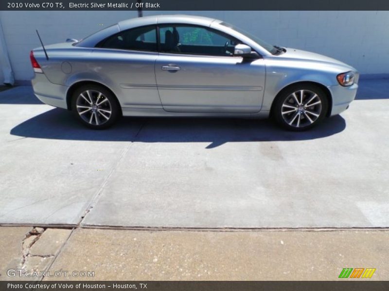Electric Silver Metallic / Off Black 2010 Volvo C70 T5