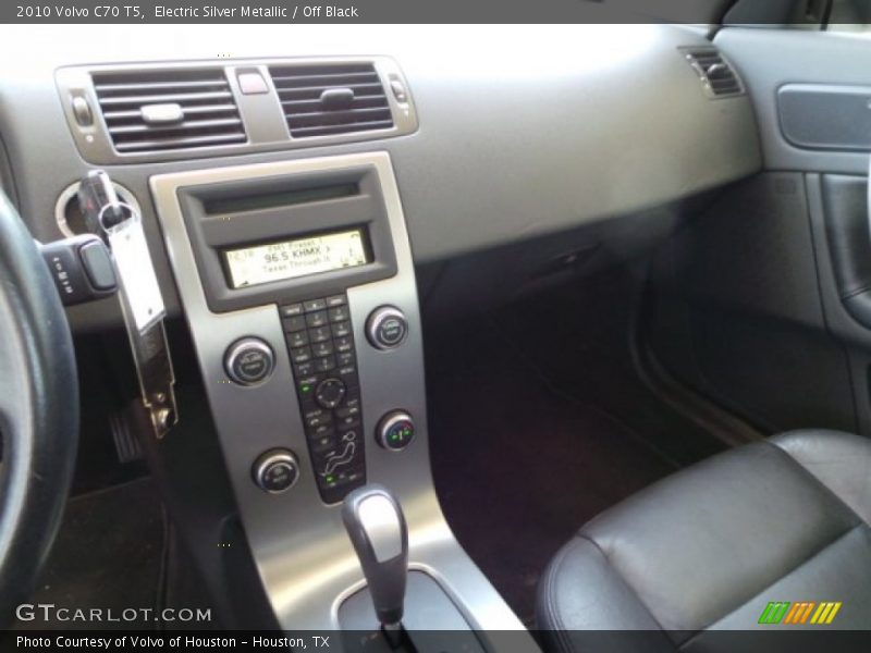 Electric Silver Metallic / Off Black 2010 Volvo C70 T5