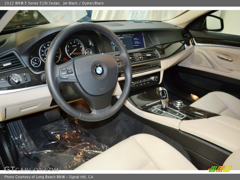 Jet Black / Oyster/Black 2012 BMW 5 Series 528i Sedan