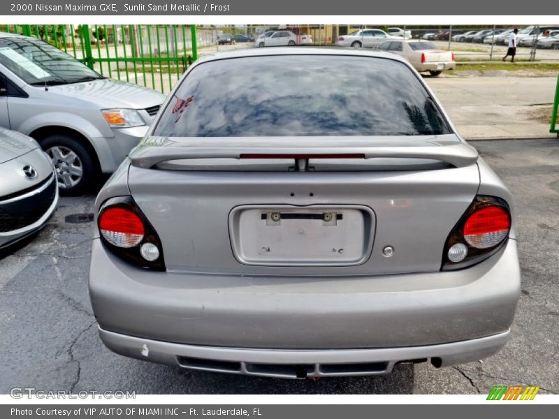 Sunlit Sand Metallic / Frost 2000 Nissan Maxima GXE