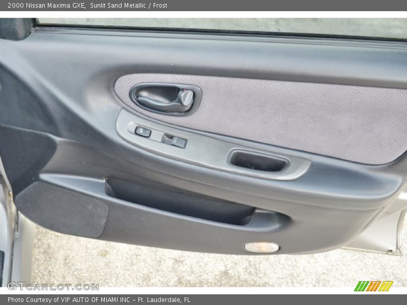 Sunlit Sand Metallic / Frost 2000 Nissan Maxima GXE