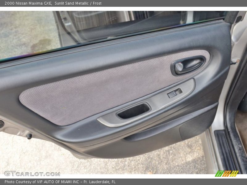 Sunlit Sand Metallic / Frost 2000 Nissan Maxima GXE
