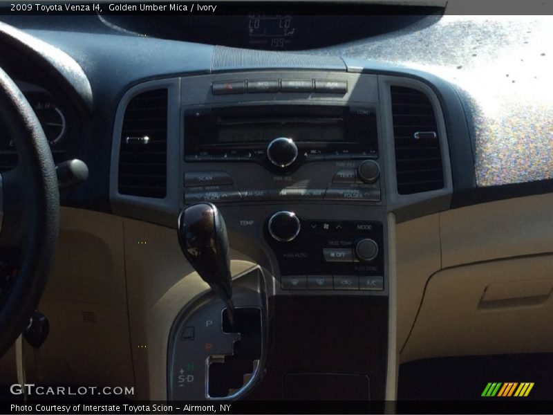 Golden Umber Mica / Ivory 2009 Toyota Venza I4