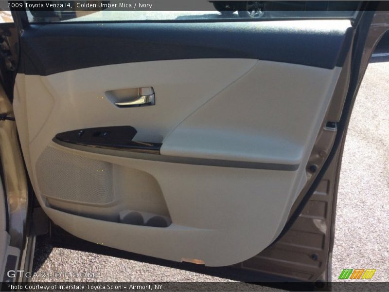 Golden Umber Mica / Ivory 2009 Toyota Venza I4