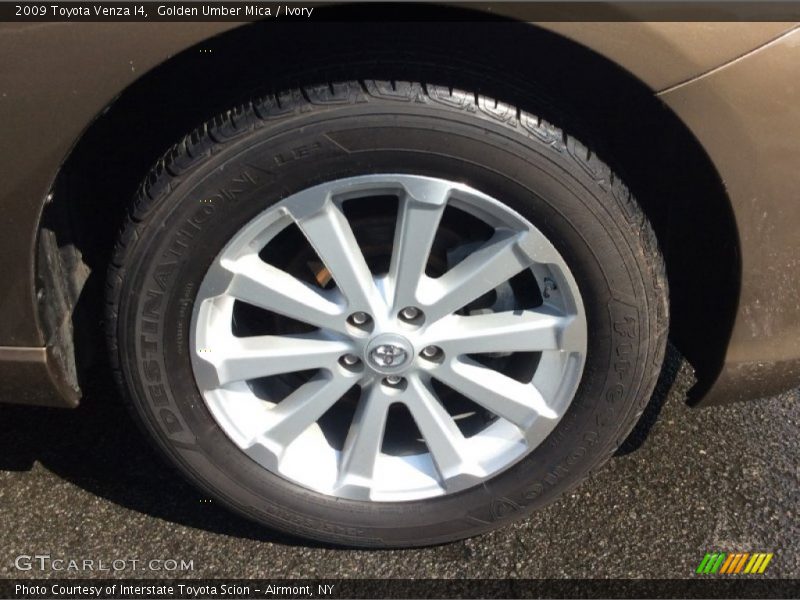 Golden Umber Mica / Ivory 2009 Toyota Venza I4