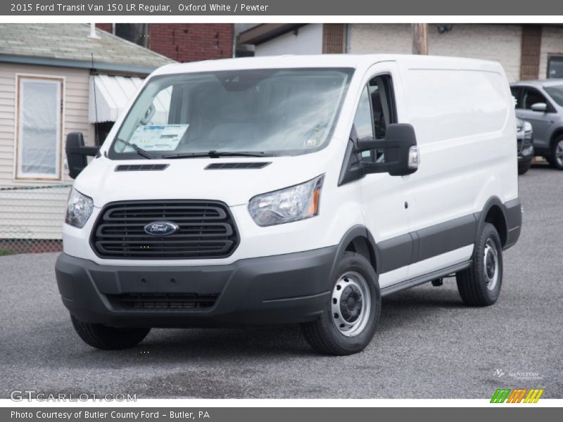 Front 3/4 View of 2015 Transit Van 150 LR Regular