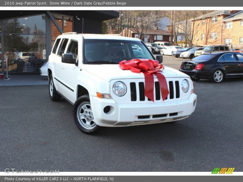 Front 3/4 View of 2010 Patriot Sport