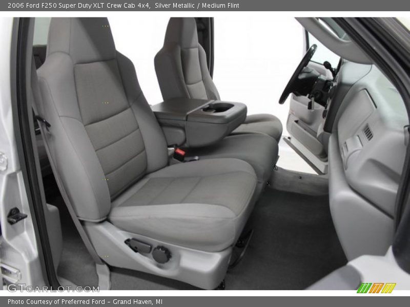 Silver Metallic / Medium Flint 2006 Ford F250 Super Duty XLT Crew Cab 4x4