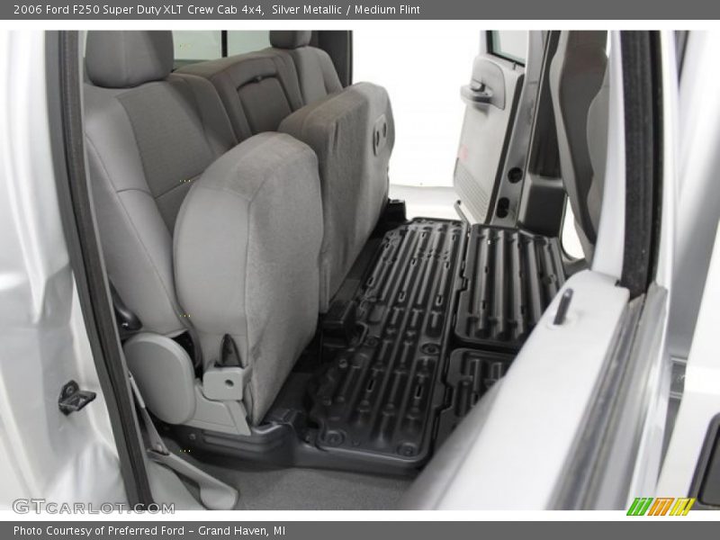 Silver Metallic / Medium Flint 2006 Ford F250 Super Duty XLT Crew Cab 4x4