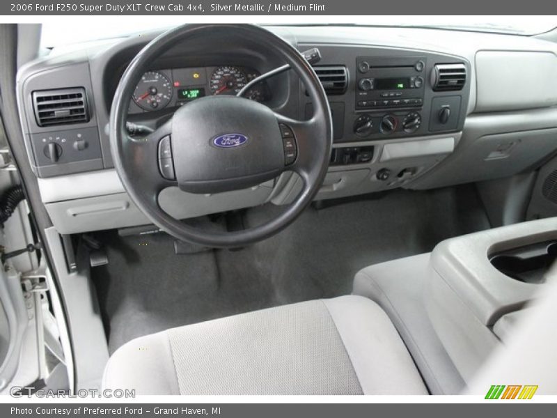 Silver Metallic / Medium Flint 2006 Ford F250 Super Duty XLT Crew Cab 4x4