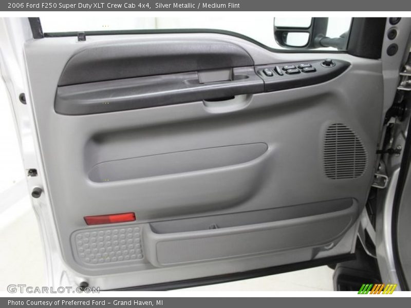 Silver Metallic / Medium Flint 2006 Ford F250 Super Duty XLT Crew Cab 4x4