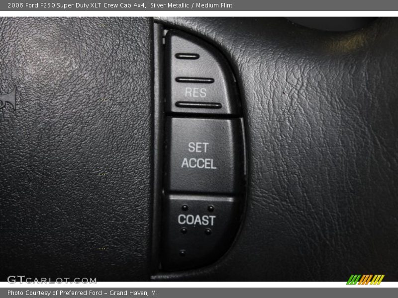 Silver Metallic / Medium Flint 2006 Ford F250 Super Duty XLT Crew Cab 4x4