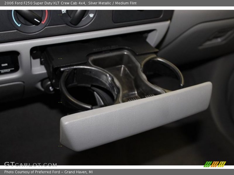 Silver Metallic / Medium Flint 2006 Ford F250 Super Duty XLT Crew Cab 4x4