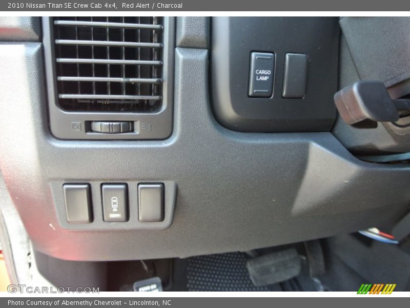 Red Alert / Charcoal 2010 Nissan Titan SE Crew Cab 4x4
