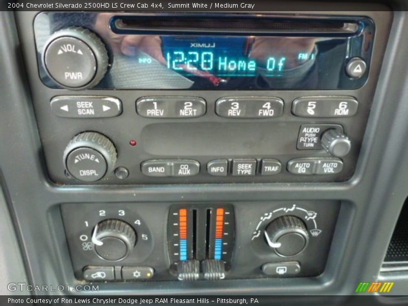 Summit White / Medium Gray 2004 Chevrolet Silverado 2500HD LS Crew Cab 4x4
