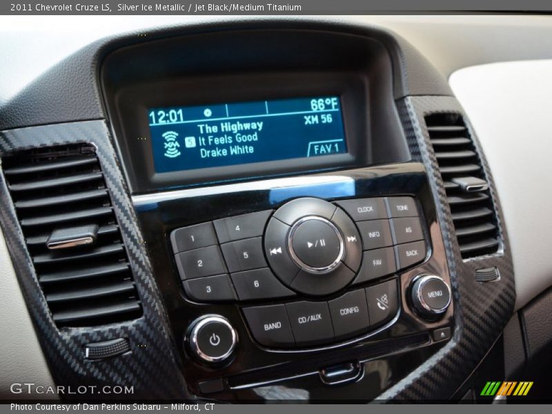 Silver Ice Metallic / Jet Black/Medium Titanium 2011 Chevrolet Cruze LS