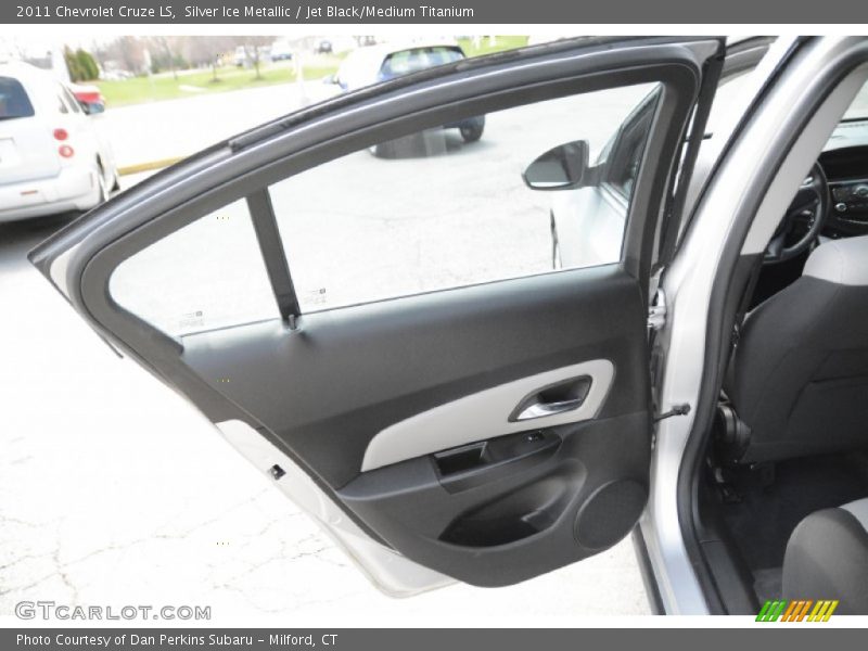 Silver Ice Metallic / Jet Black/Medium Titanium 2011 Chevrolet Cruze LS