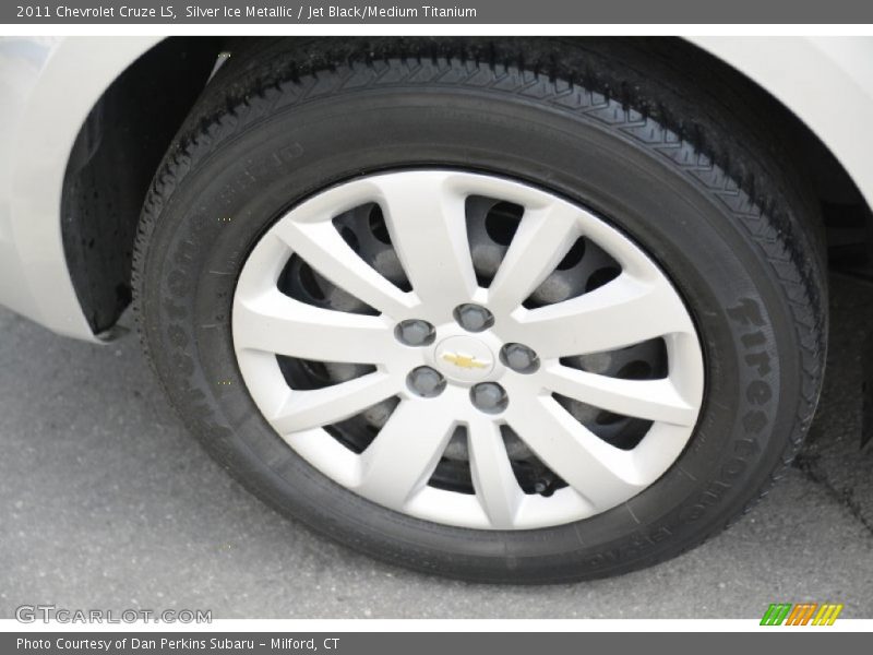 Silver Ice Metallic / Jet Black/Medium Titanium 2011 Chevrolet Cruze LS