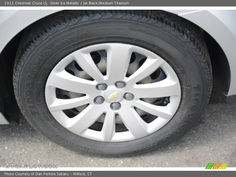 Silver Ice Metallic / Jet Black/Medium Titanium 2011 Chevrolet Cruze LS