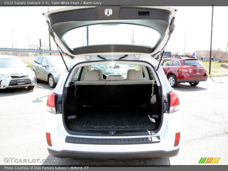 Satin White Pearl / Warm Ivory 2012 Subaru Outback 2.5i