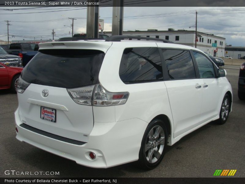 Super White / Dark Charcoal 2013 Toyota Sienna SE
