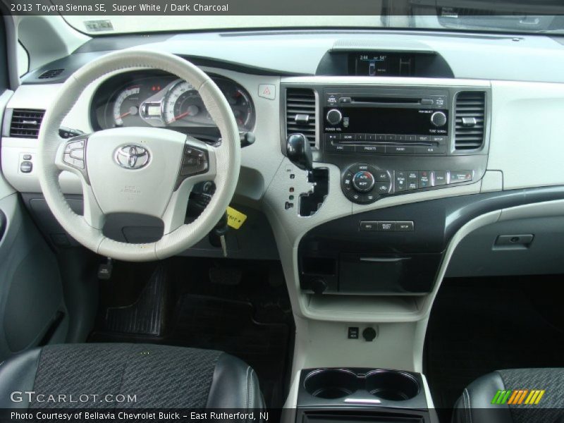 Super White / Dark Charcoal 2013 Toyota Sienna SE