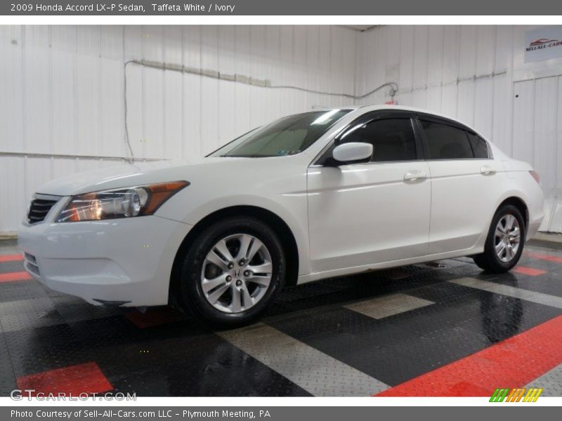 Front 3/4 View of 2009 Accord LX-P Sedan