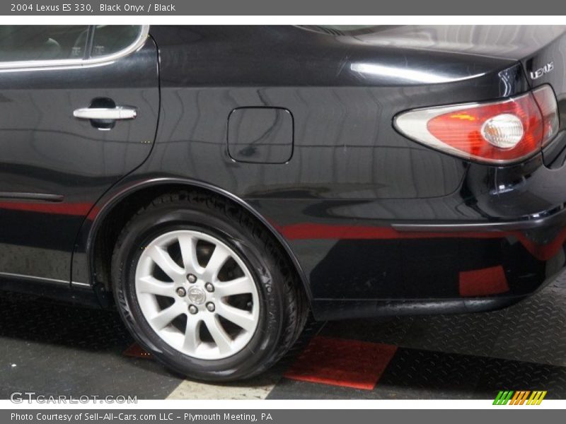 Black Onyx / Black 2004 Lexus ES 330