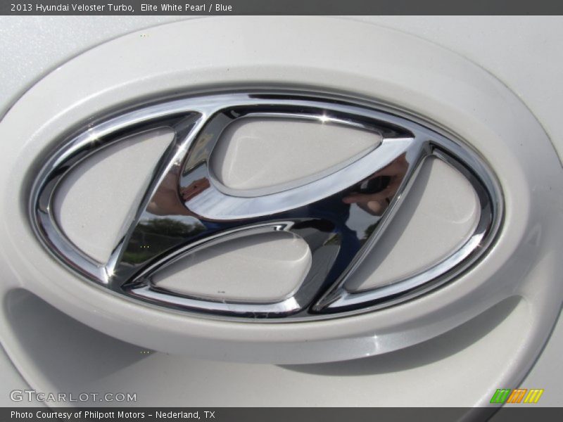 Elite White Pearl / Blue 2013 Hyundai Veloster Turbo
