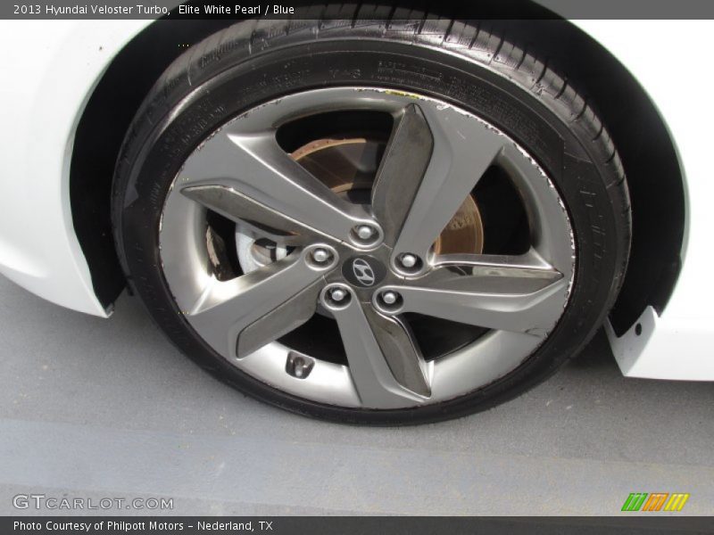 Elite White Pearl / Blue 2013 Hyundai Veloster Turbo