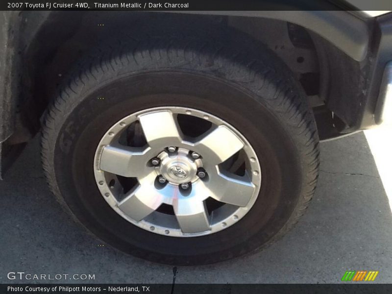 Titanium Metallic / Dark Charcoal 2007 Toyota FJ Cruiser 4WD