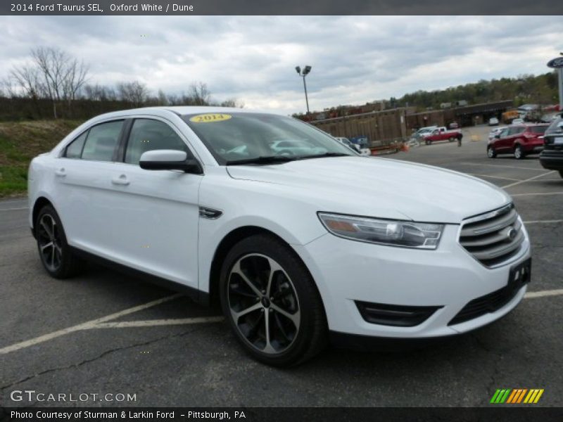 Oxford White / Dune 2014 Ford Taurus SEL