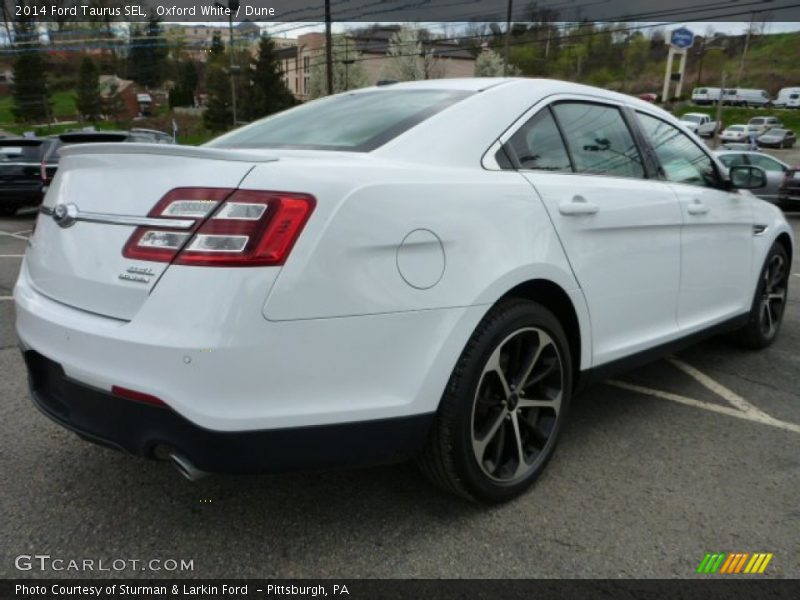 Oxford White / Dune 2014 Ford Taurus SEL