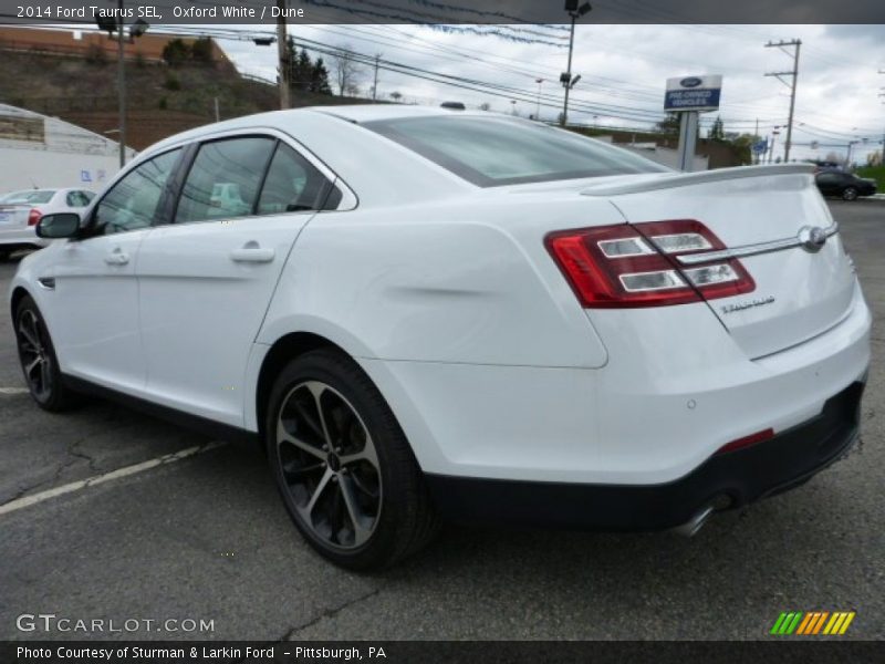 Oxford White / Dune 2014 Ford Taurus SEL