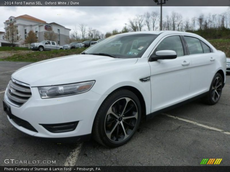 Oxford White / Dune 2014 Ford Taurus SEL