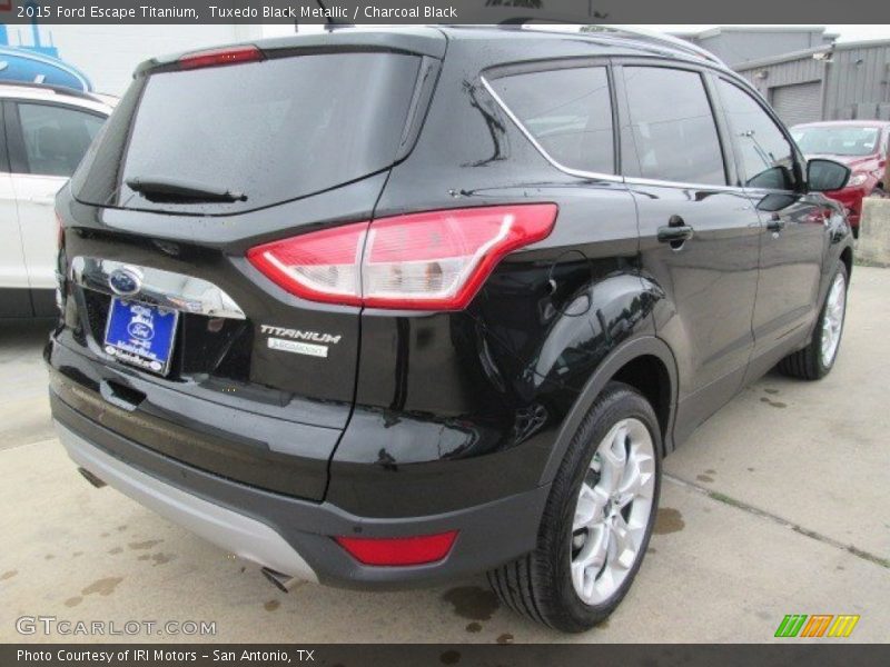 Tuxedo Black Metallic / Charcoal Black 2015 Ford Escape Titanium