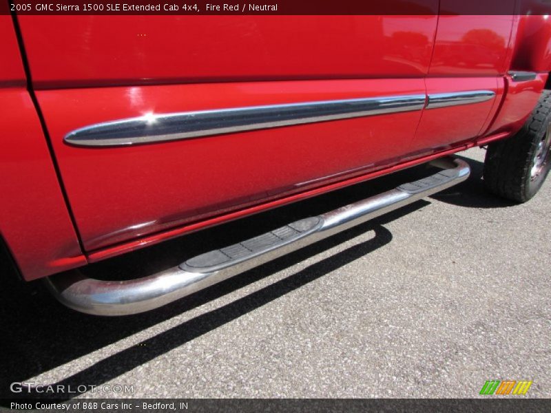 Fire Red / Neutral 2005 GMC Sierra 1500 SLE Extended Cab 4x4