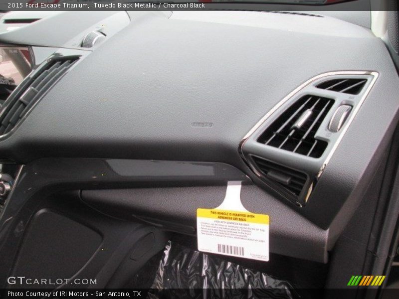 Tuxedo Black Metallic / Charcoal Black 2015 Ford Escape Titanium
