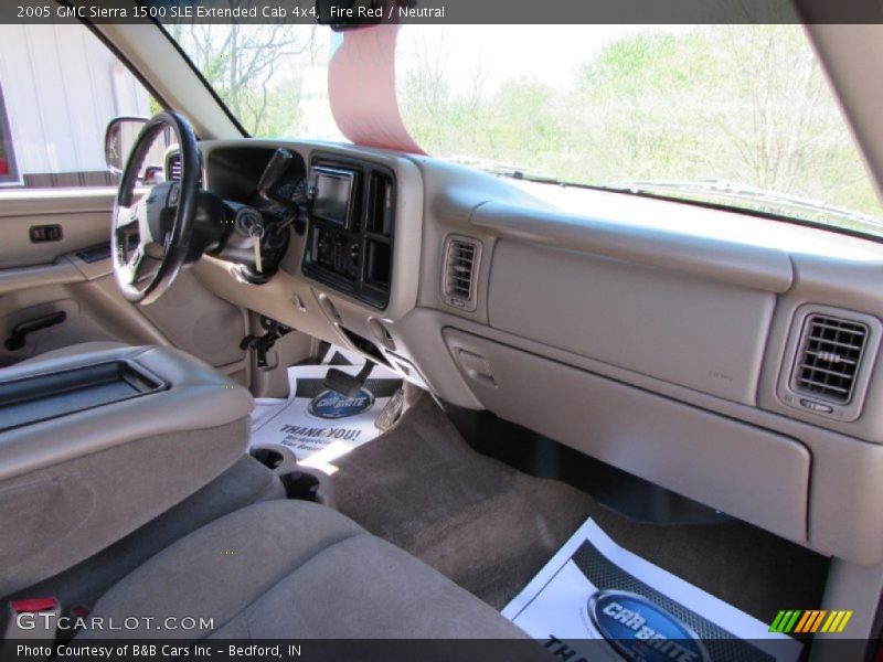 Fire Red / Neutral 2005 GMC Sierra 1500 SLE Extended Cab 4x4