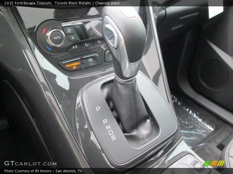 Tuxedo Black Metallic / Charcoal Black 2015 Ford Escape Titanium