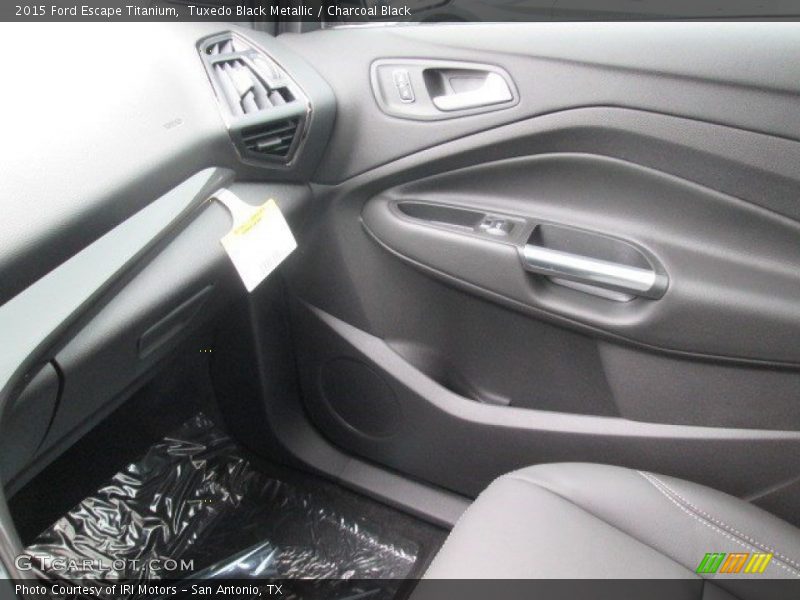 Tuxedo Black Metallic / Charcoal Black 2015 Ford Escape Titanium